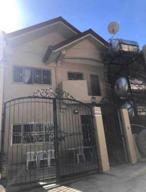 Ardenia's Transient House